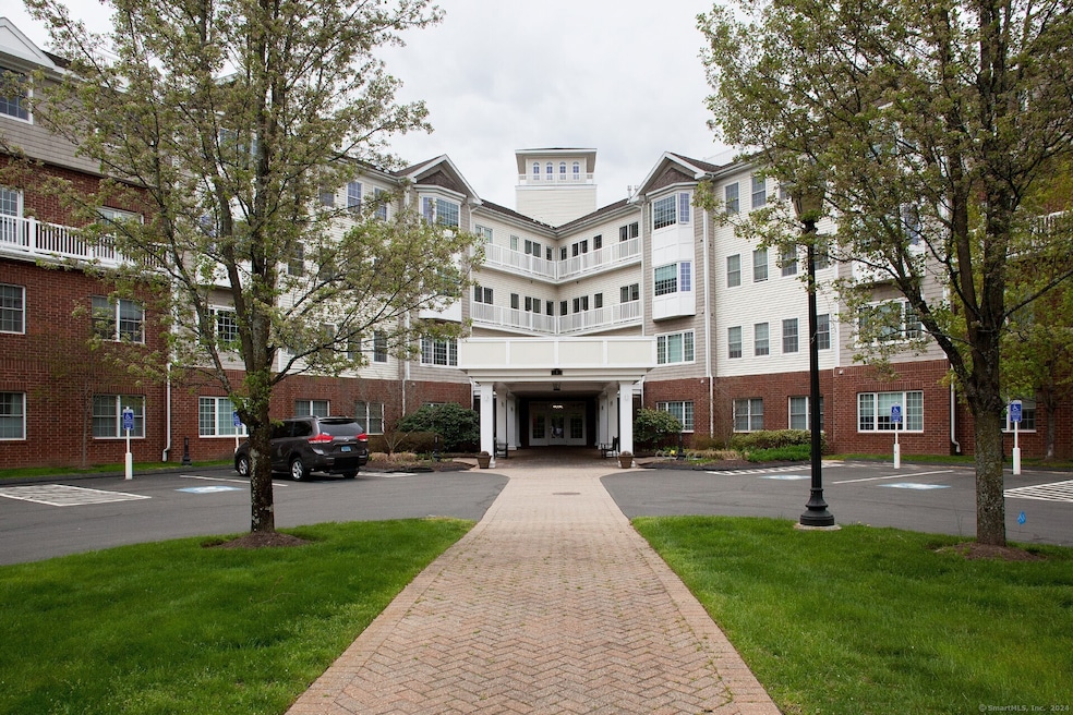 Somerset Condominiums unit 120, West Hartford, CT 06117 - photo 1