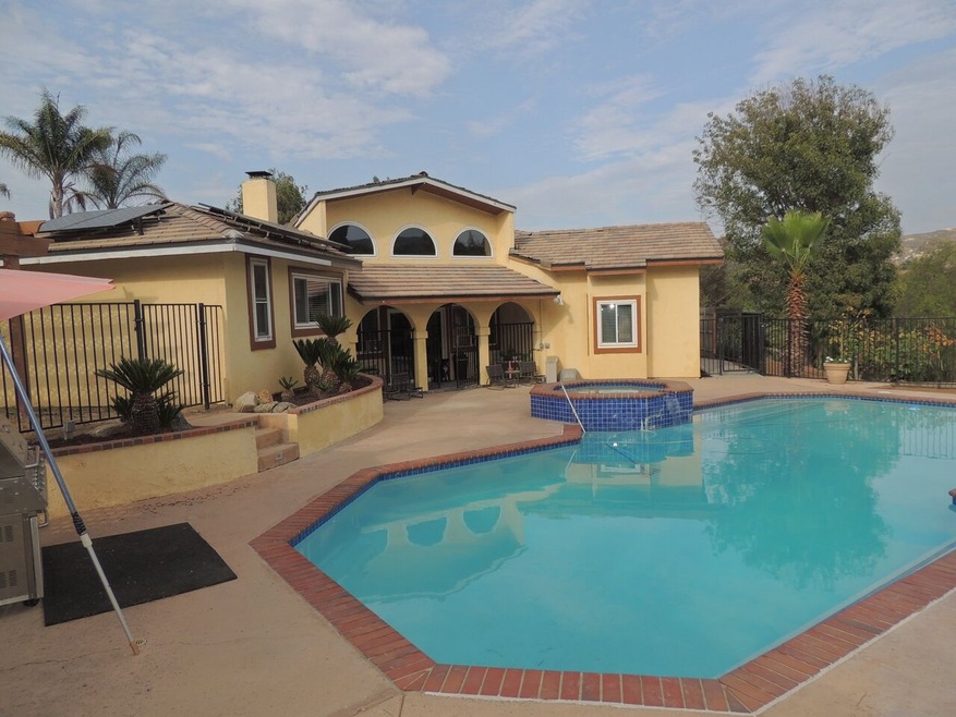 Pool & Spa