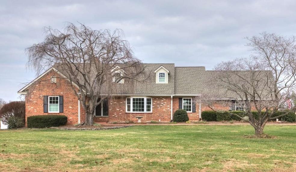 152 Huntington Place, Waynesboro, VA 22980 - photo 1