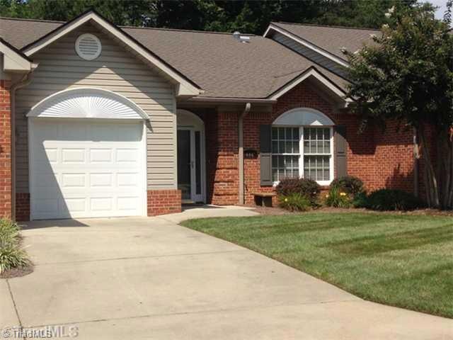 Exterior Front. Premium HOA/Landscaping! Wide streets, street lamps and well manicured lawns are a few of the hallmarks of this superb neighborhood, conveniently located near entertainment, shopping, dining...and easy travel to Greensboro, Winston Salem and PTI Airport!
