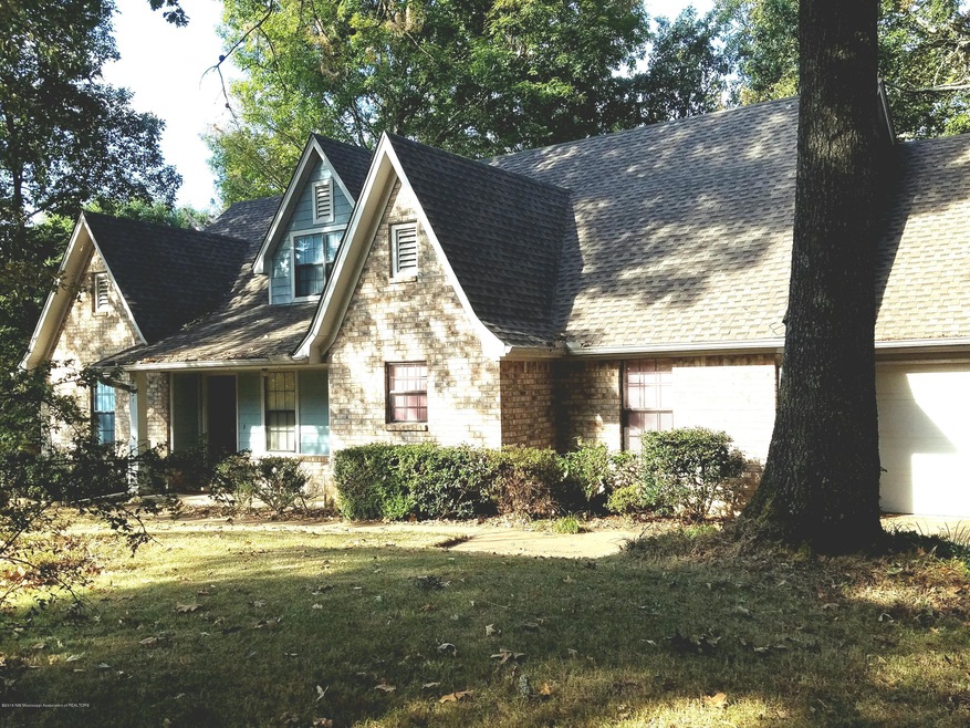 Front View 2721 Cedar Bluff 062