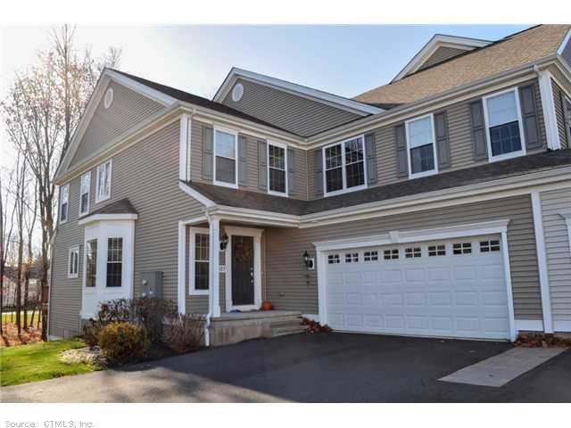 127 Barkledge Dr unit 127, Newington, CT 06111 - photo 1