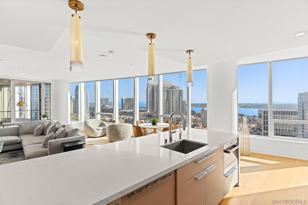 Pacific Gate unit 2004, San Diego, CA 92101 - photo 1