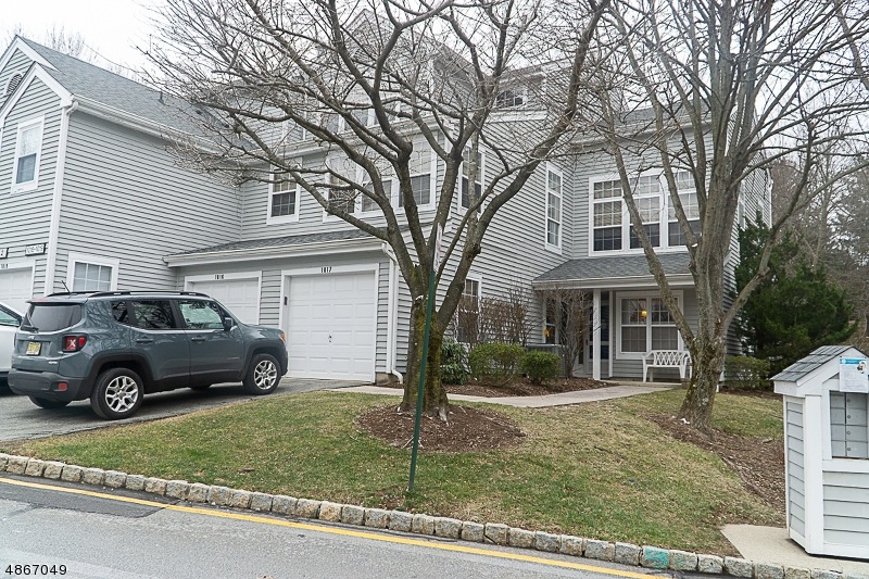 1016 Crown Ct unit B1, Mahwah, NJ 07430 - photo 1