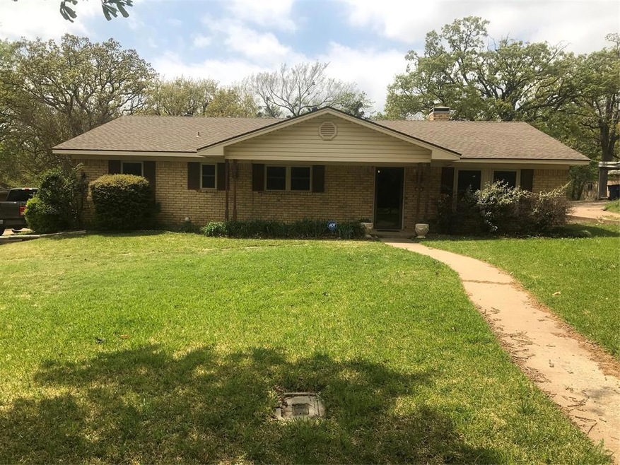 1303 S Lang Ave, Denison, TX 75020 - photo 1