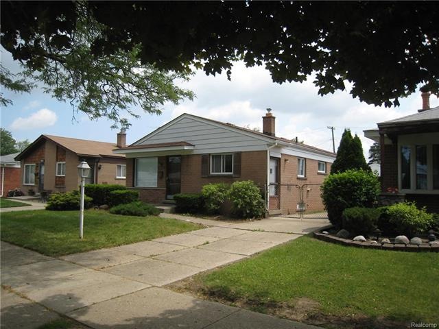 Brick and Aluminum Ranch in North Dearborn Heights