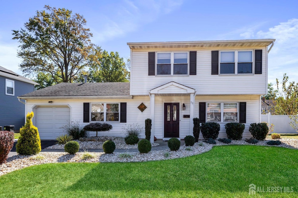 11 Marie Ln, Edison, NJ 08817 - photo 1