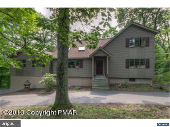 1054 Wild Turkey Ln, Bushkill, PA 18324 - photo 1