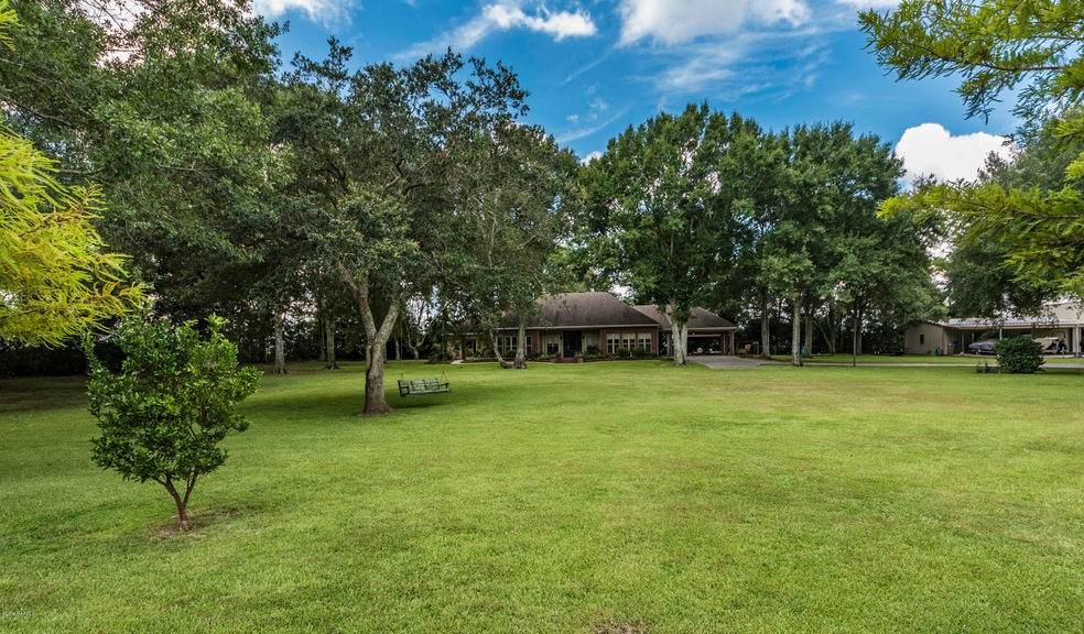 629 N Larriviere front