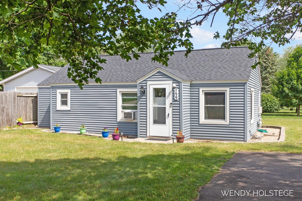 3-web-or-mls-799 W 26th St, Holland-3
