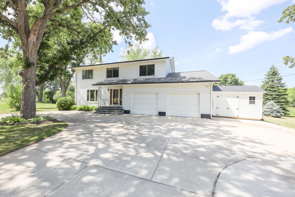 1212 Lakeside Dr, Alexandria, MN 56308 - photo 1