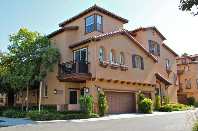 Beautiful end unit townhome with new carpet and pa
