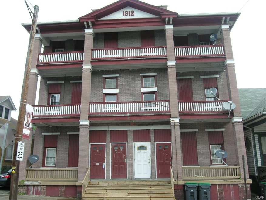 409 W Broad St, Tamaqua, PA 18252 - photo 1