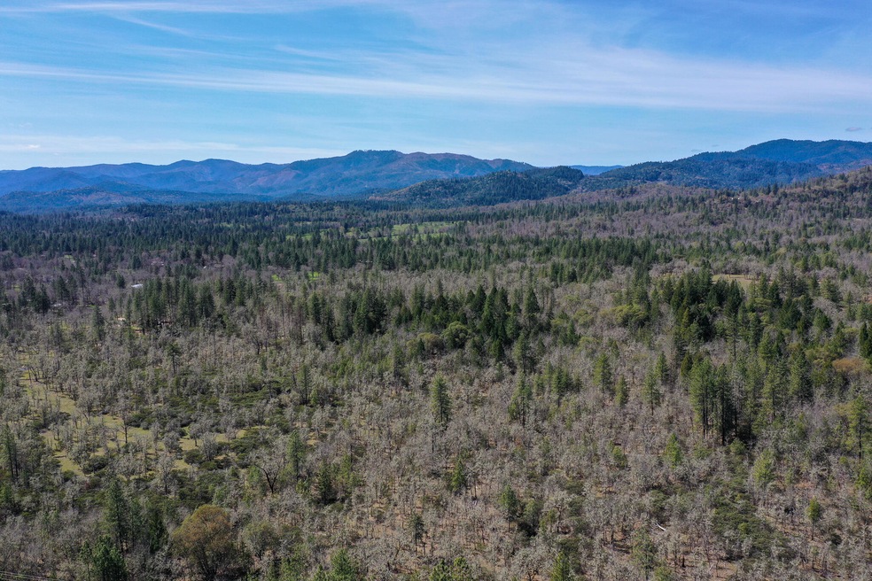 200 Opal Ln, Grants Pass, OR 97526 - photo 1