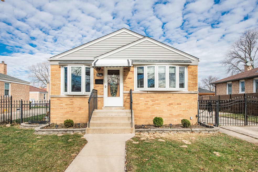 9822 Montrose Ave, Schiller Park, IL 60176 - photo 1
