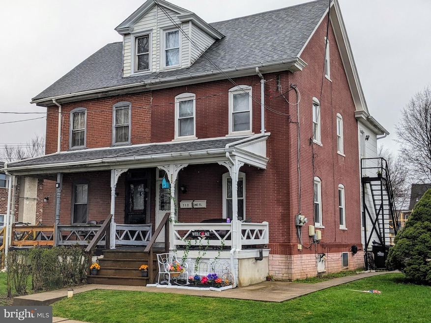 712 W 4th St, Lansdale, PA 19446 - photo 1