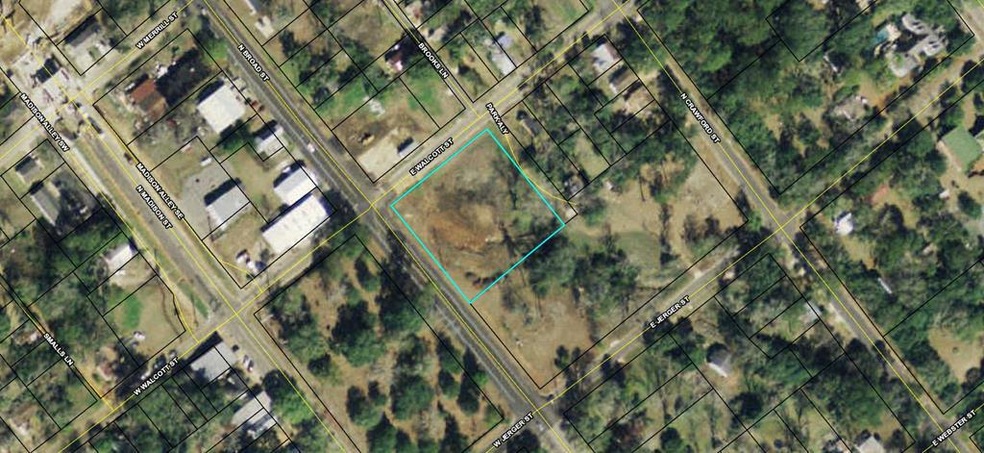 820 N Broad St, Thomasville, GA 31792 - photo 1