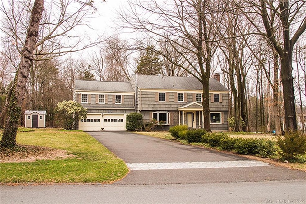 Colonial on 1.19 acres