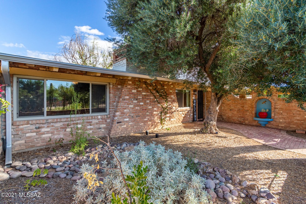 1301 Courtyard