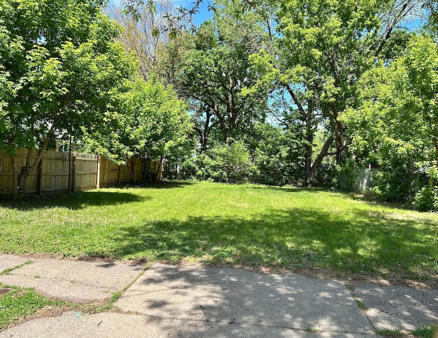 422 33rd Ave N, Minneapolis, MN 55412 - photo 1