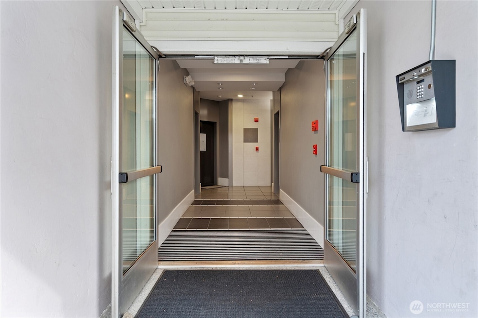 2840 SW Raymond St unit 203, Seattle, WA 98126 - photo 1