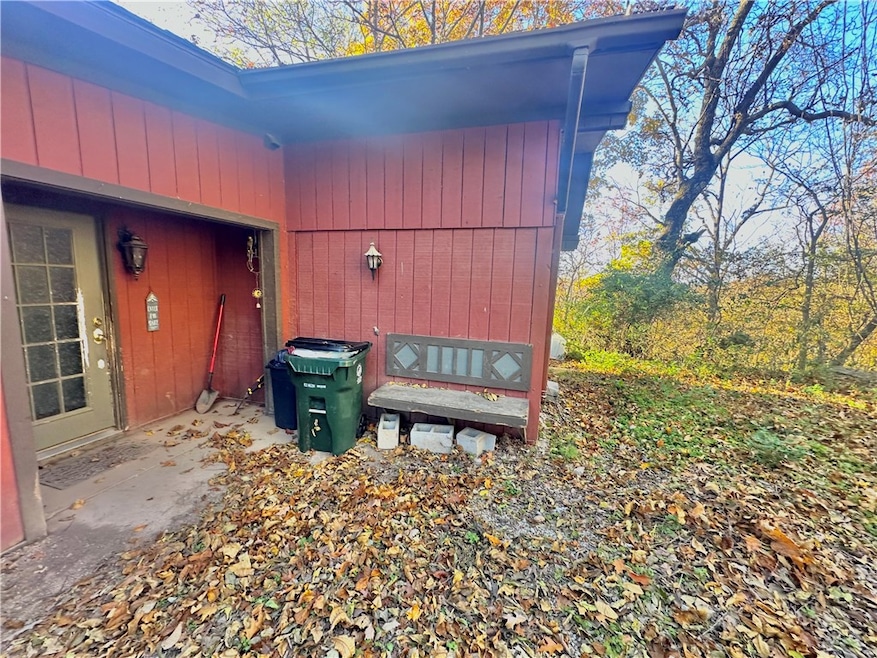 54 Summit Dr, Holiday Island, AR 72631 - photo 1