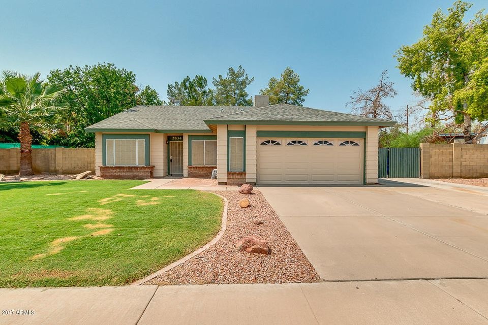 01 2834 N Yucca St Front