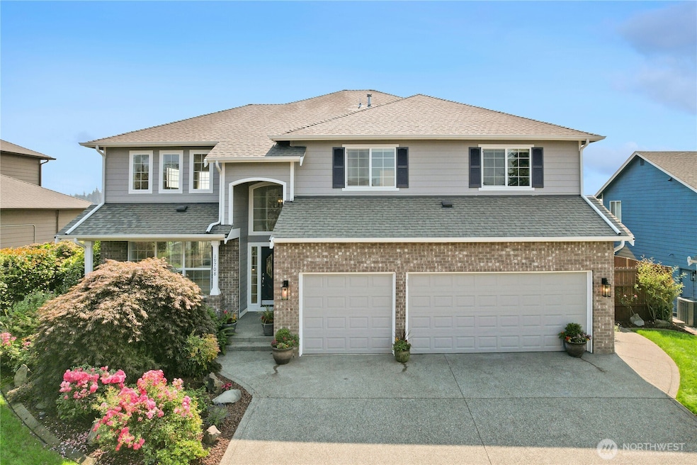 For Sale $899,999 • Co-Listing Agent