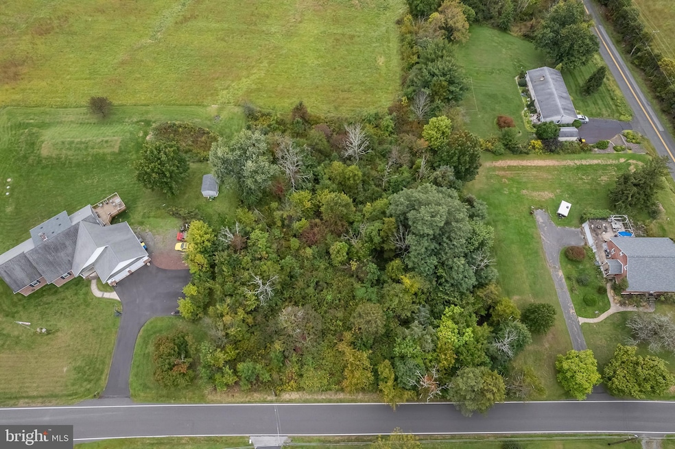 208 Schwenk Rd, Perkiomenvlle, PA 18074 - photo 1