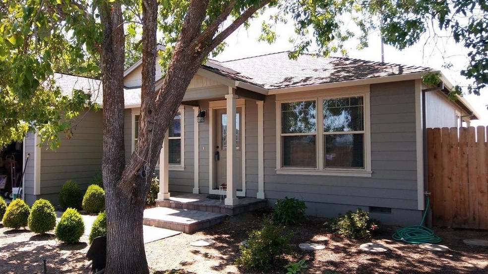 8393 Kyra Ln, White City, OR 97503 - photo 1