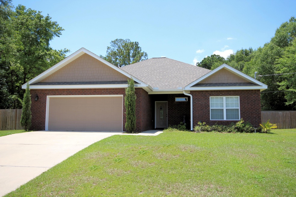 5702 Reinke Drive Crestview_ Front View