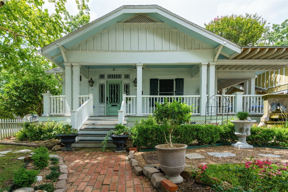 949 Omar St, Houston, TX 77009 - photo 1