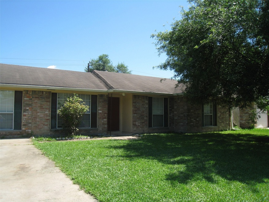 918 Pilot Point Dr, Houston, TX 77038 - photo 1
