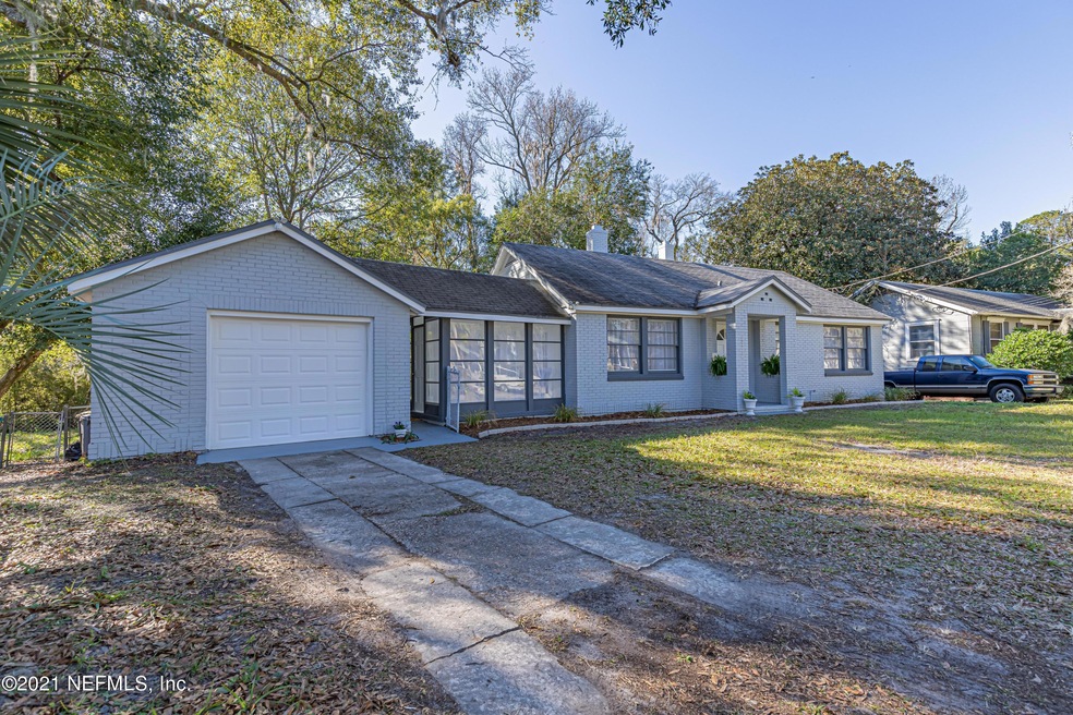 1772 Orlando Circle S.