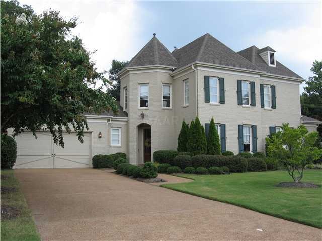 LIKE NEW!  Beautiful architechural French Country 