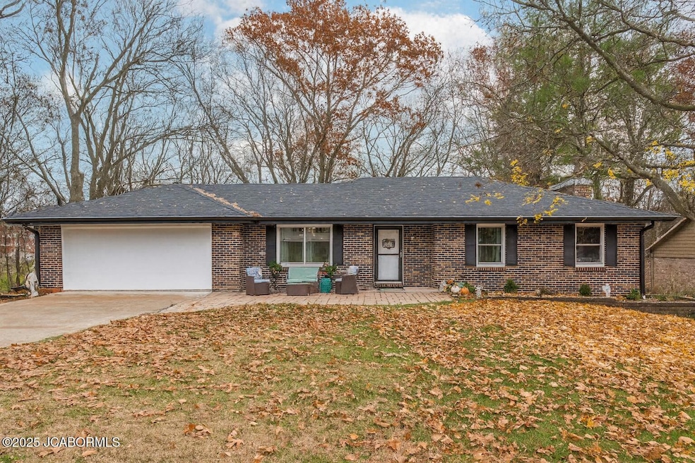 710 Leonard Dr, Jefferson City, MO 65109 - photo 1