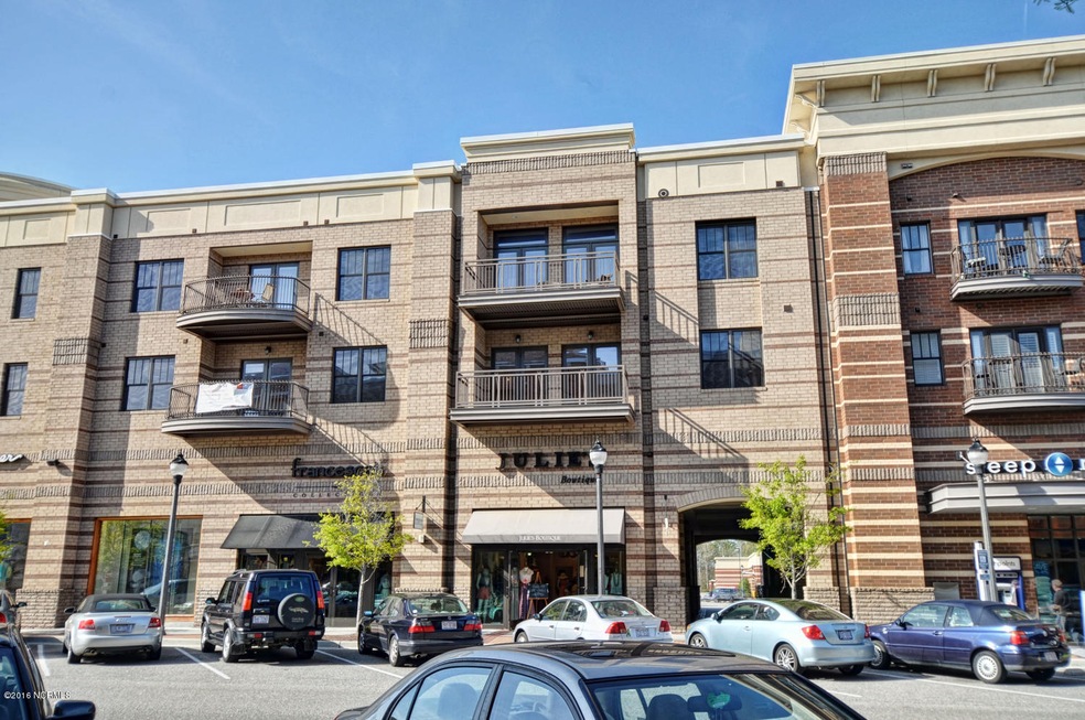 6831 Main St Unit 218-large-001-1-Overlo