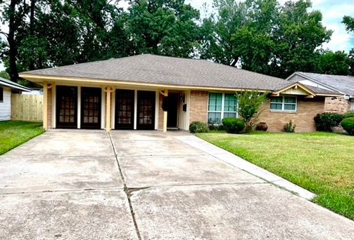 7713 Yoe St, Houston, TX 77016 - photo 1