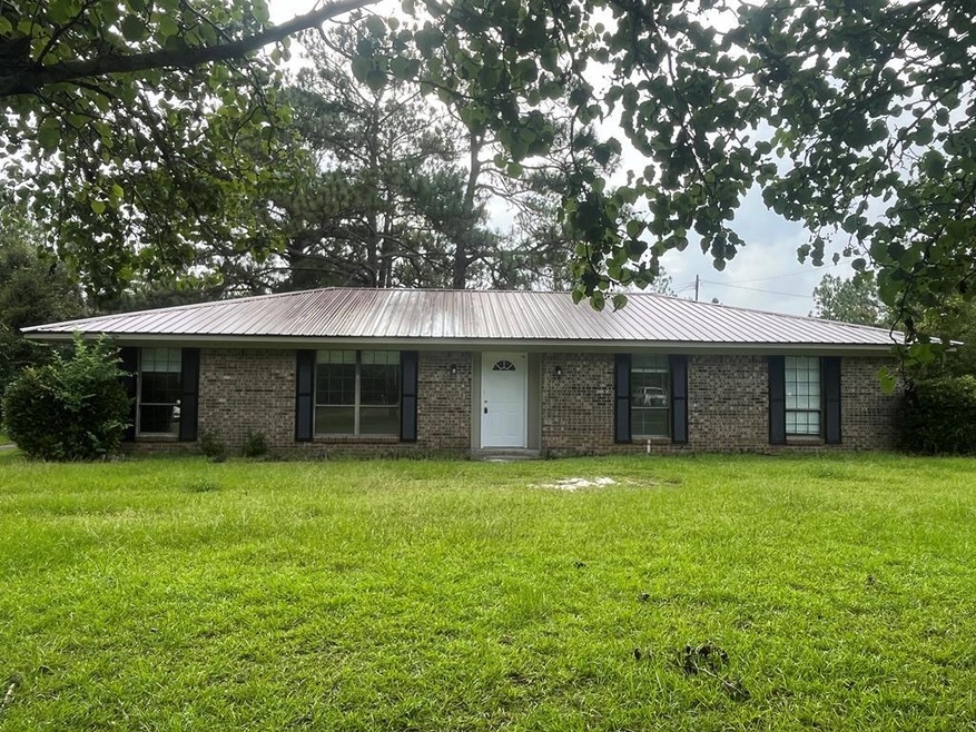 107 Pine Point Cir, Sylvester, GA 31791 - photo 1