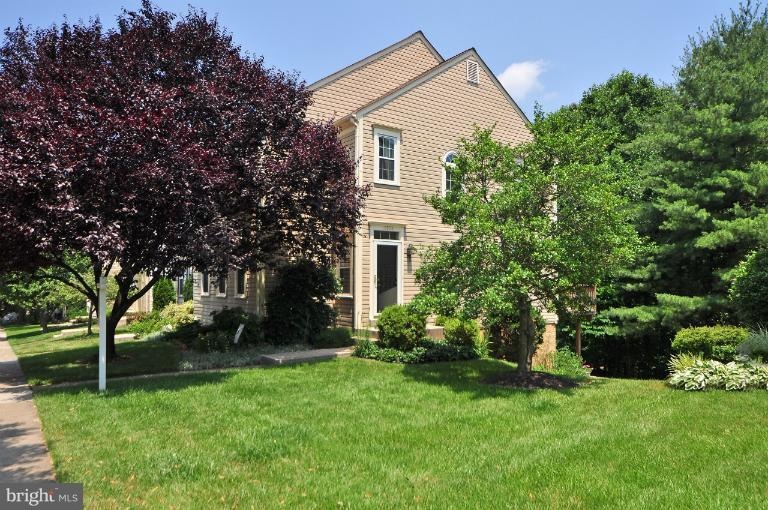 11958 Sentinel Point Ct, Reston, VA 20191 - photo 1