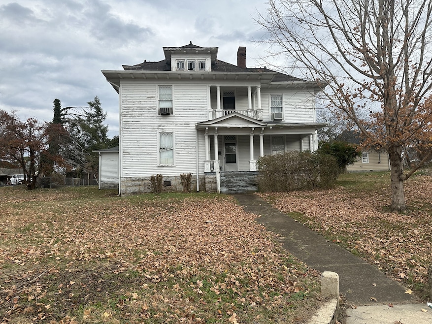 704 Main St N, Carthage, TN 37030 - photo 1