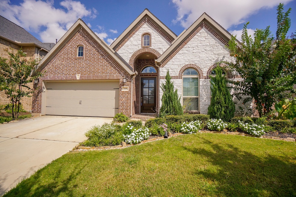 28406 Sycamore Falls Ln, Fulshear, TX 77441 - photo 1