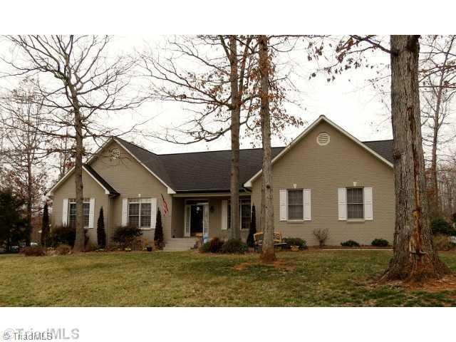 163 Saddlewood Ln, Statesville, NC 28625 - photo 1