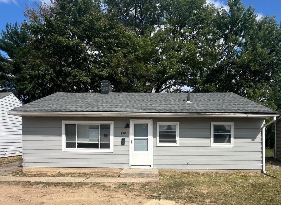 896 S James Rd, Columbus, OH 43227 - photo 1