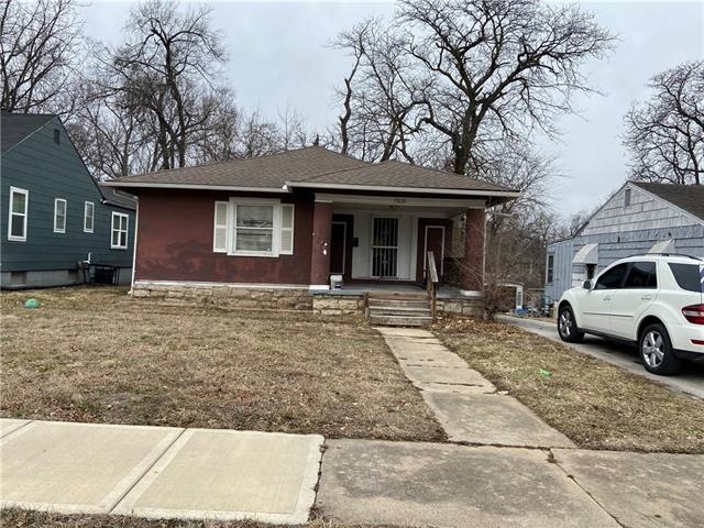 7030 Agnes Ave, Kansas City, MO 64132 - photo 1