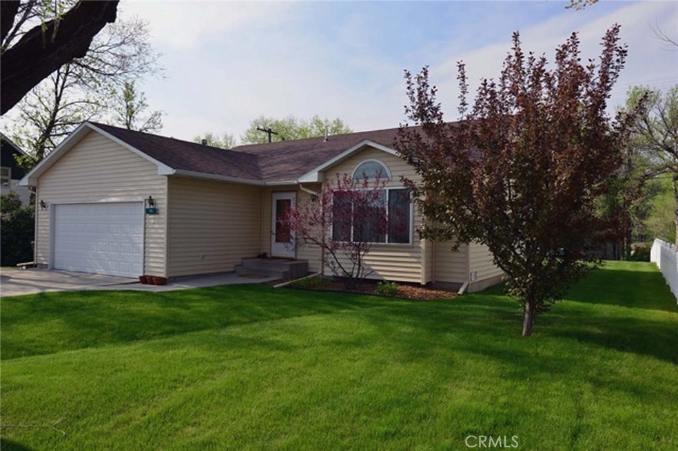 715 E 3rd Ave S, Columbus, MT 59019 - photo 1