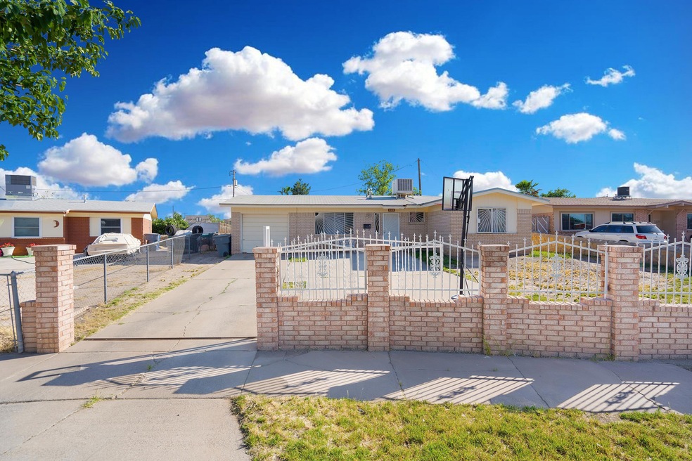 340 Yolanda Dr, El Paso, TX 79915 - photo 1