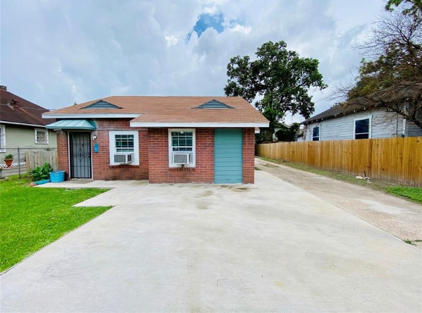 207 Frawley St unit B, Houston, TX 77009 - photo 1