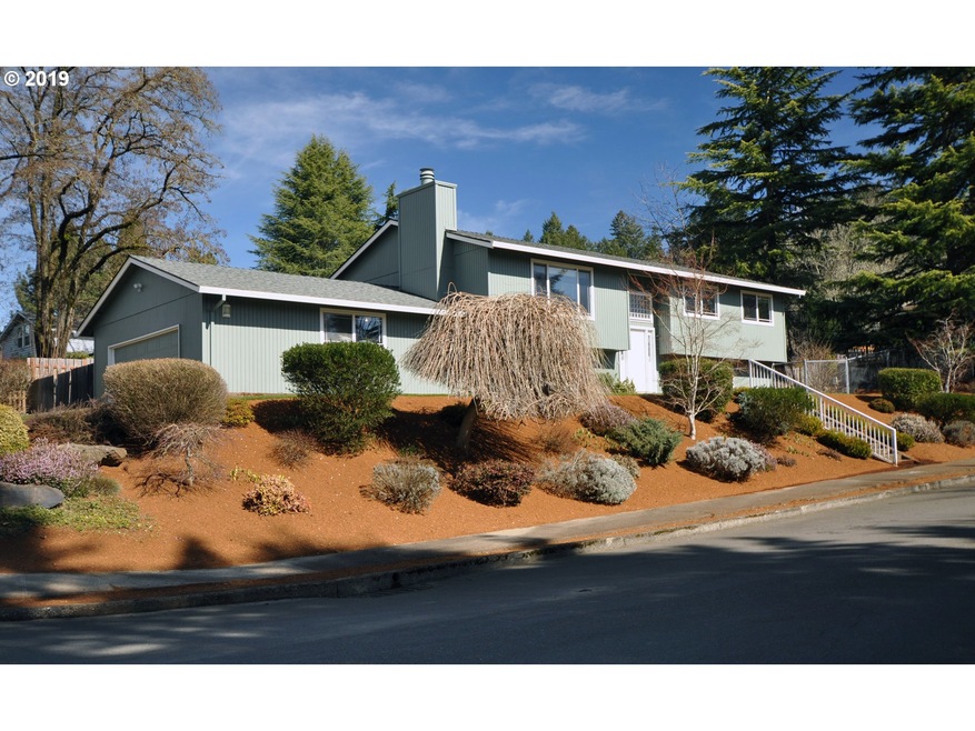 1400 Rosemarie Dr, West Linn, OR 97068 - photo 1