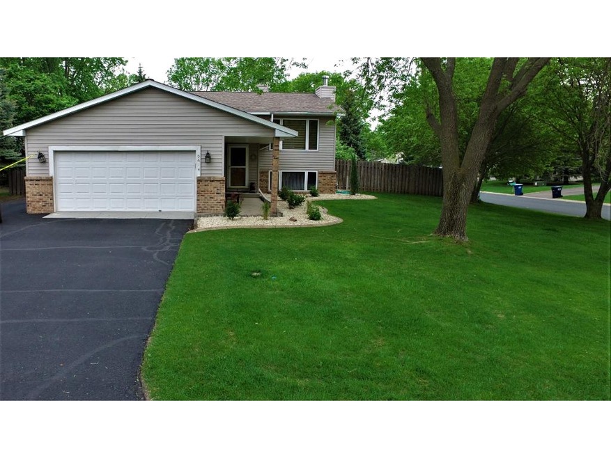 Welcome to Wellington Lane, this split entry home 